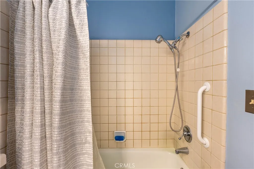 19251 Elm Drive, Apple Valley, California 92308 home-pic-18